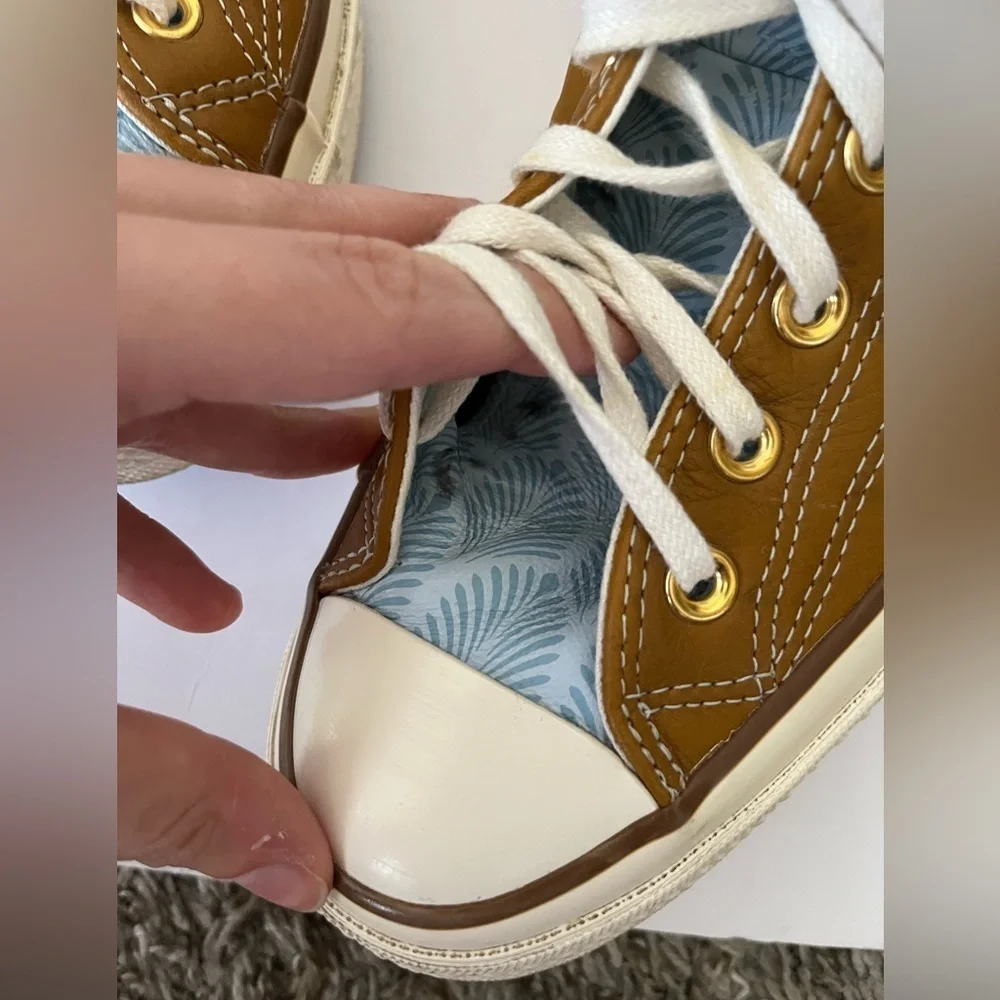 Converse Chuck Taylor 70 High Tops Brown Leather Blue Leaf Pattern Men’s Size 9